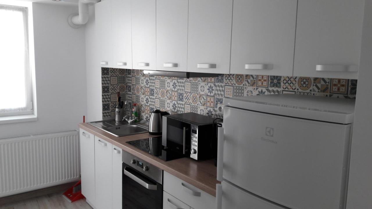Апартаменты Apartament Stefan Орадя Экстерьер фото