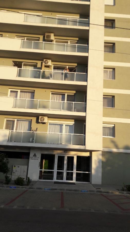Апартаменты Apartament Stefan Орадя Экстерьер фото