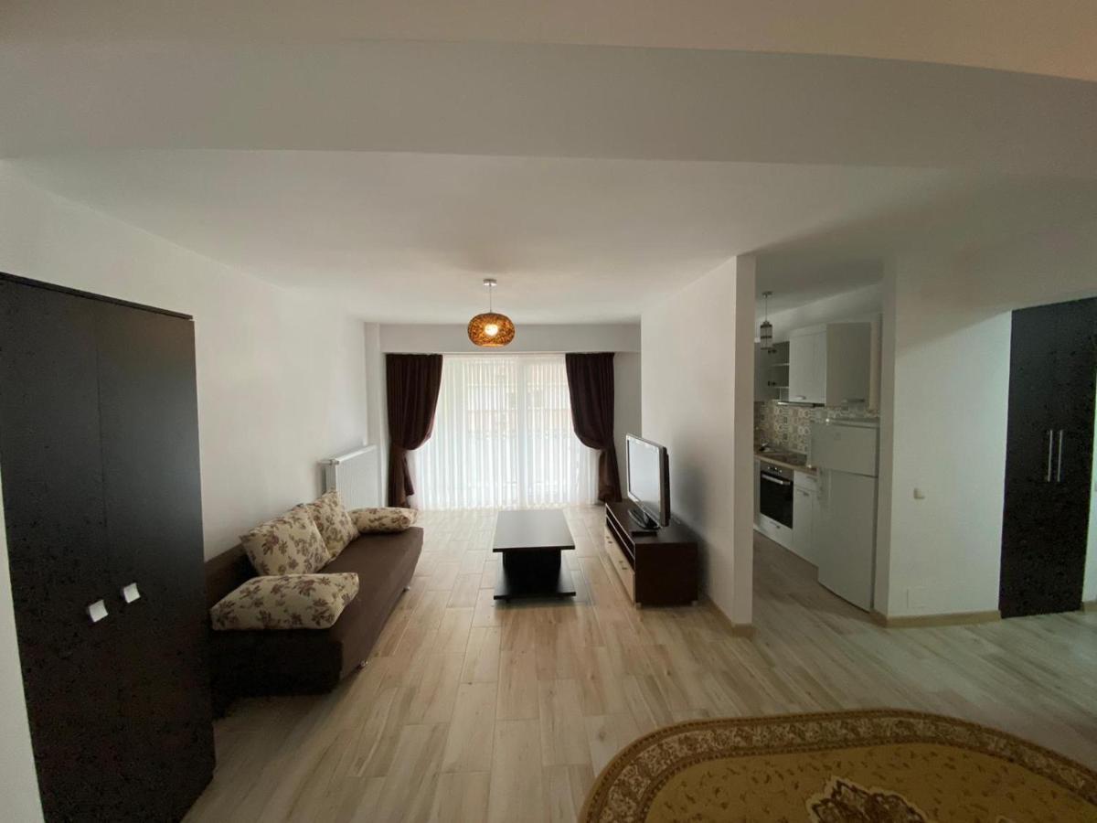 Апартаменты Apartament Stefan Орадя Экстерьер фото