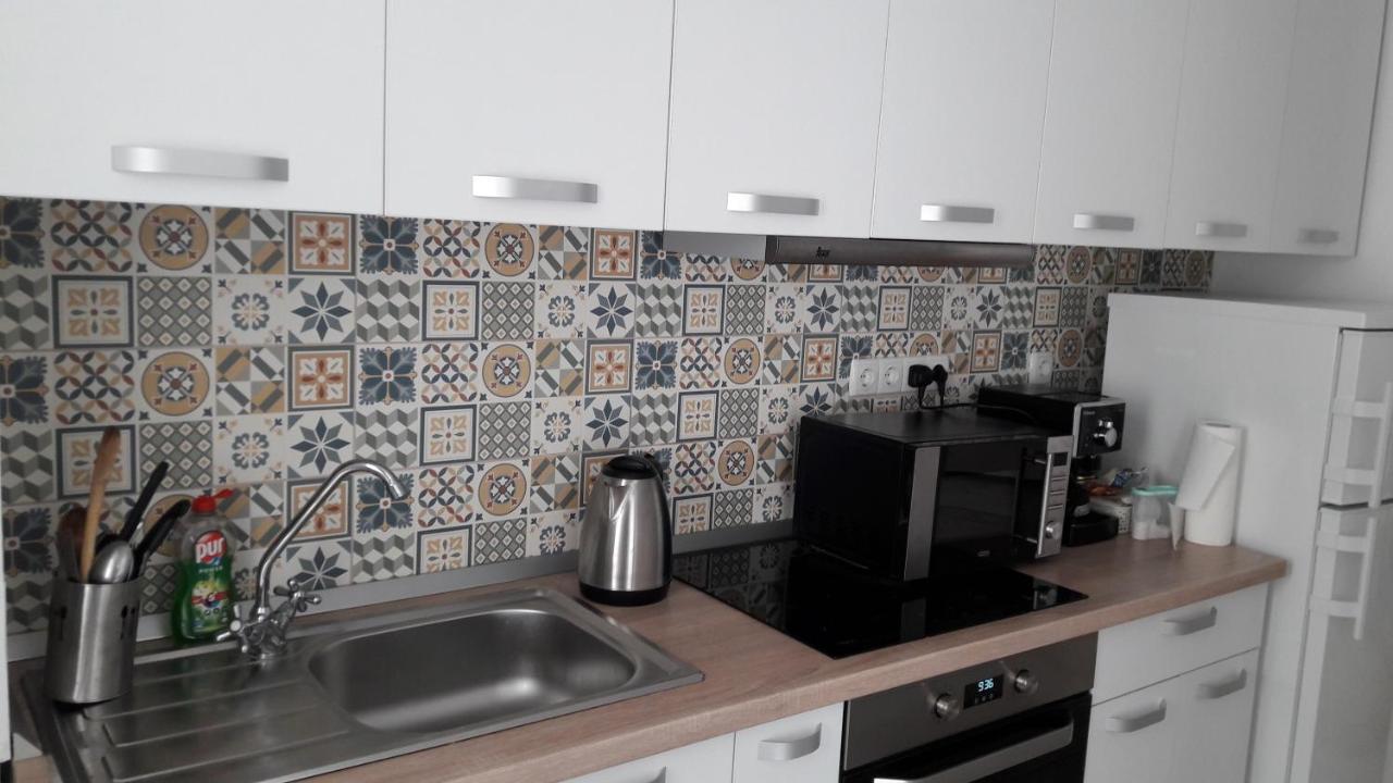 Апартаменты Apartament Stefan Орадя Экстерьер фото